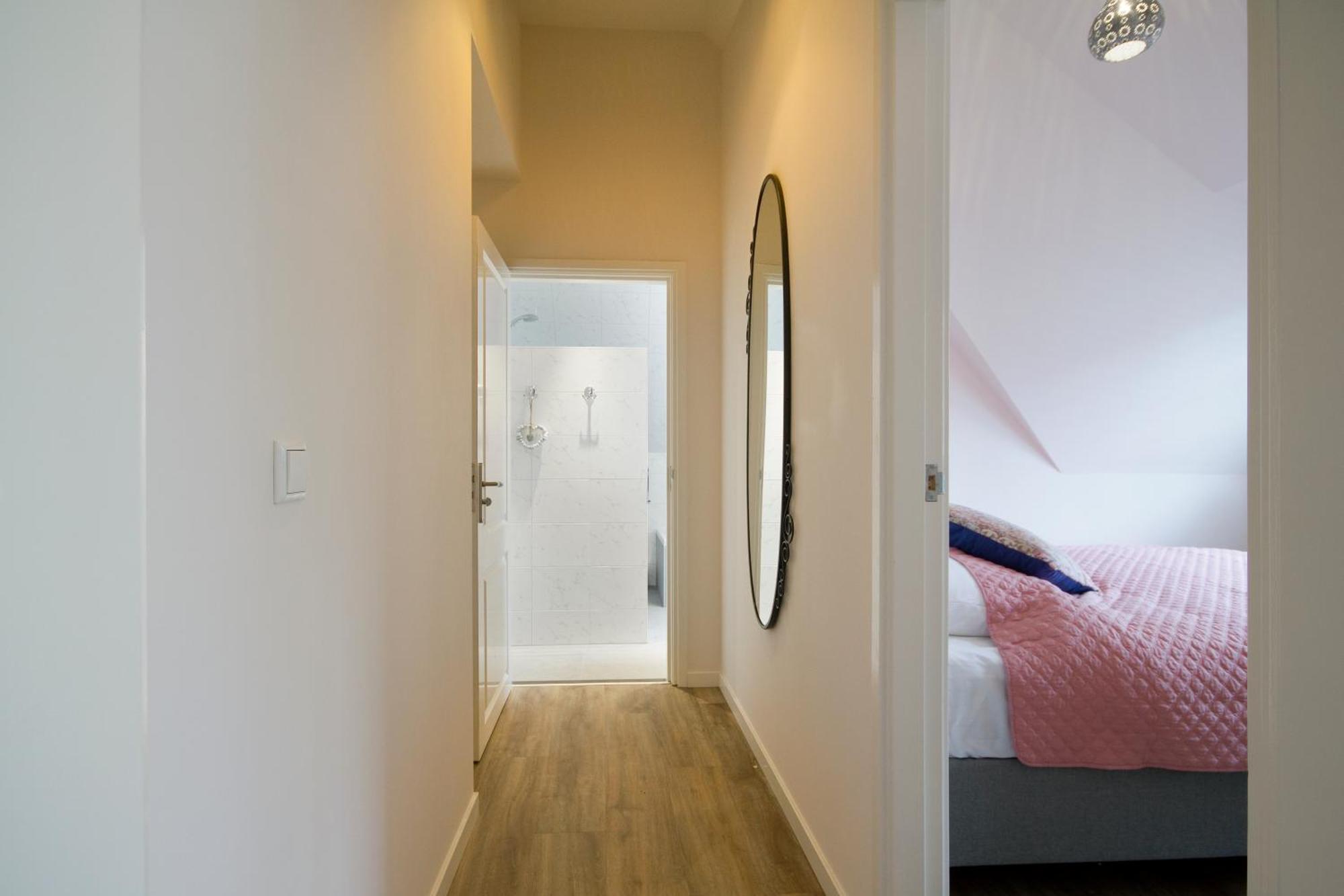 Aparthotel "Karel De Grote" Bergen Pokoj fotografie