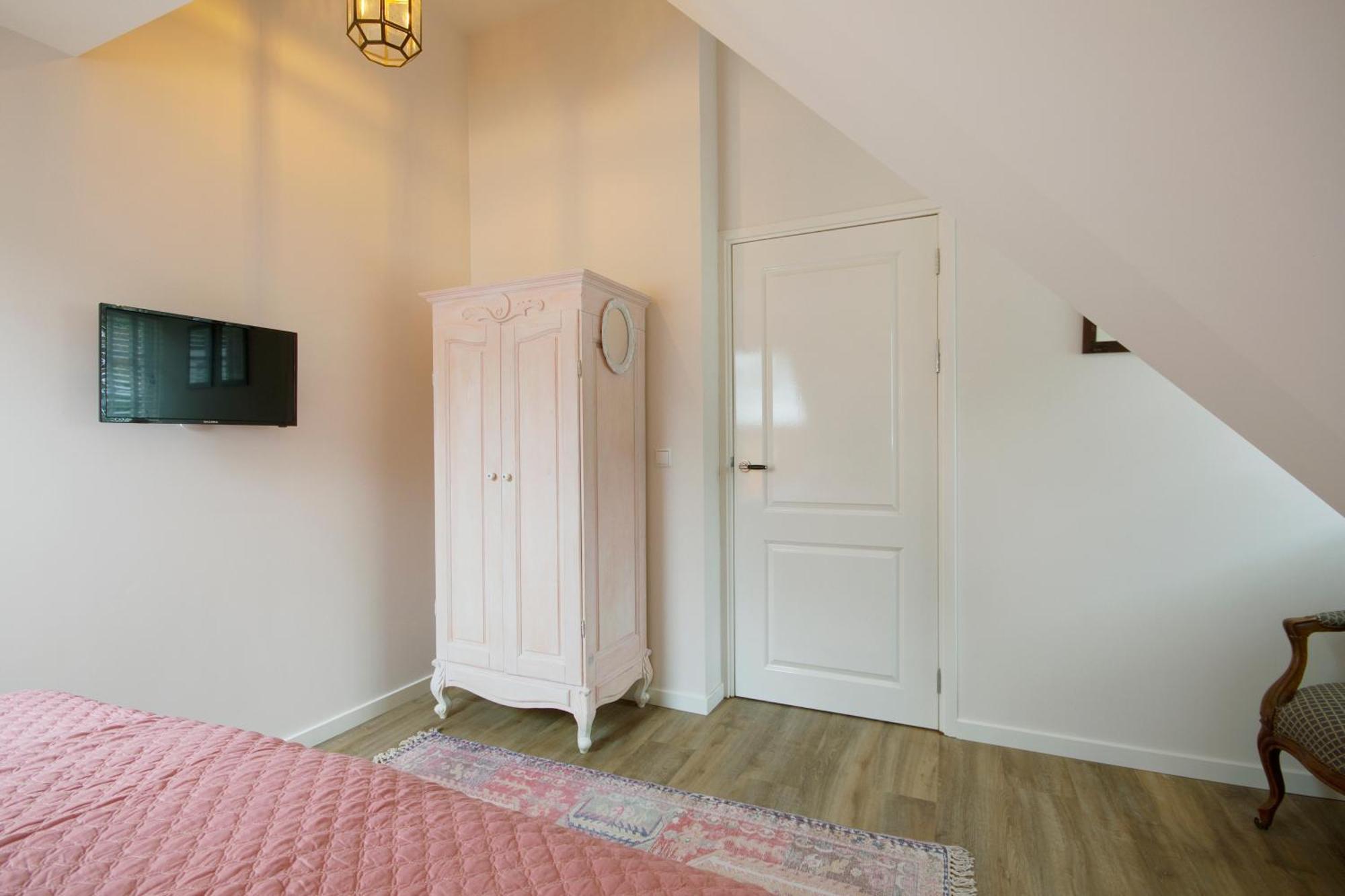 Aparthotel "Karel De Grote" Bergen Pokoj fotografie